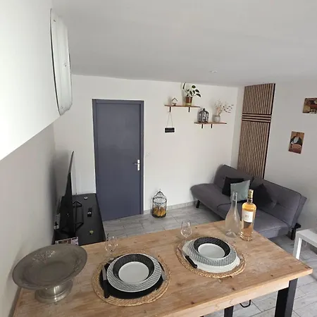 Dans Village Typique Du Sud Apartment Lespignan